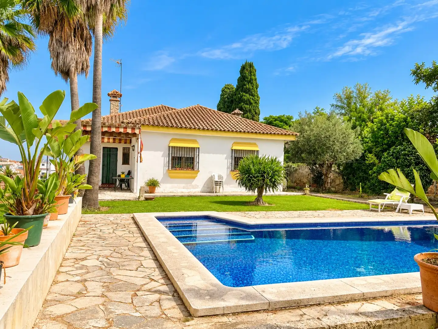 Detached house with pool for sale in Calle Cabo San Adrián