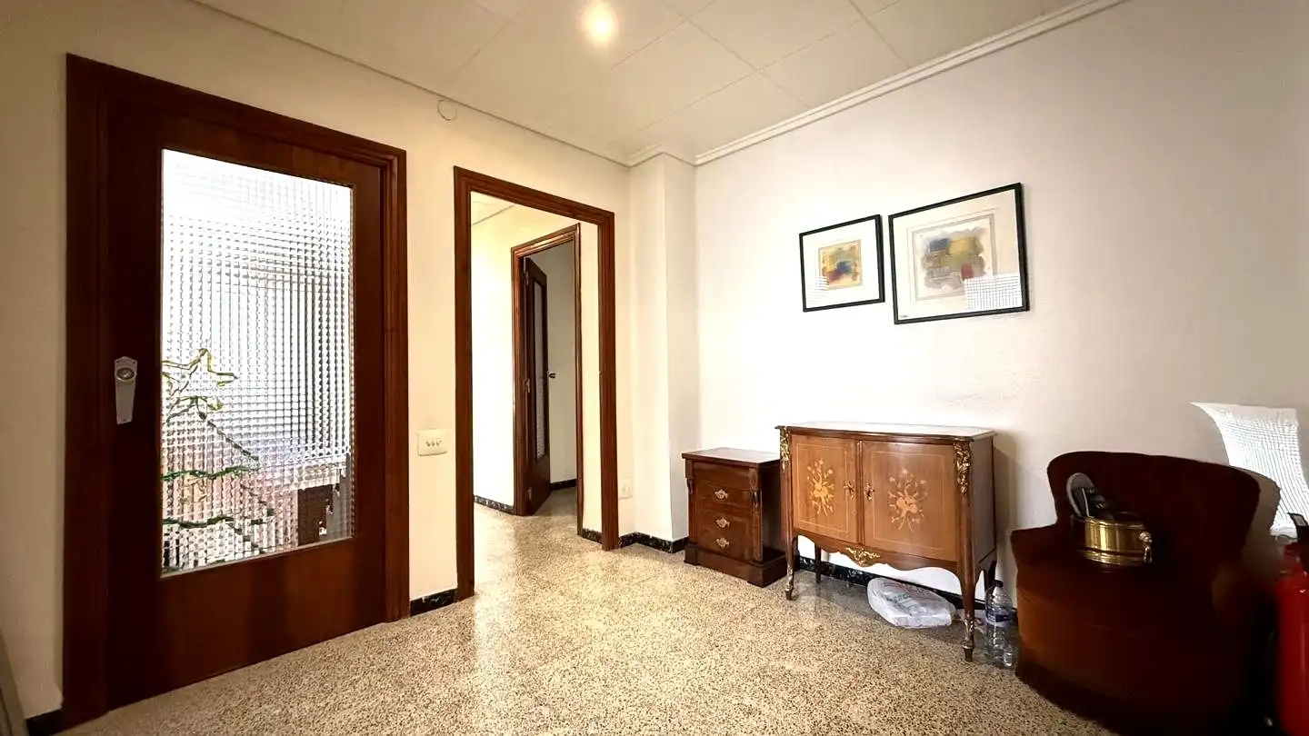 Wohnung mit Terrasse zum Verkauf in Casc Urbà, imagen 2