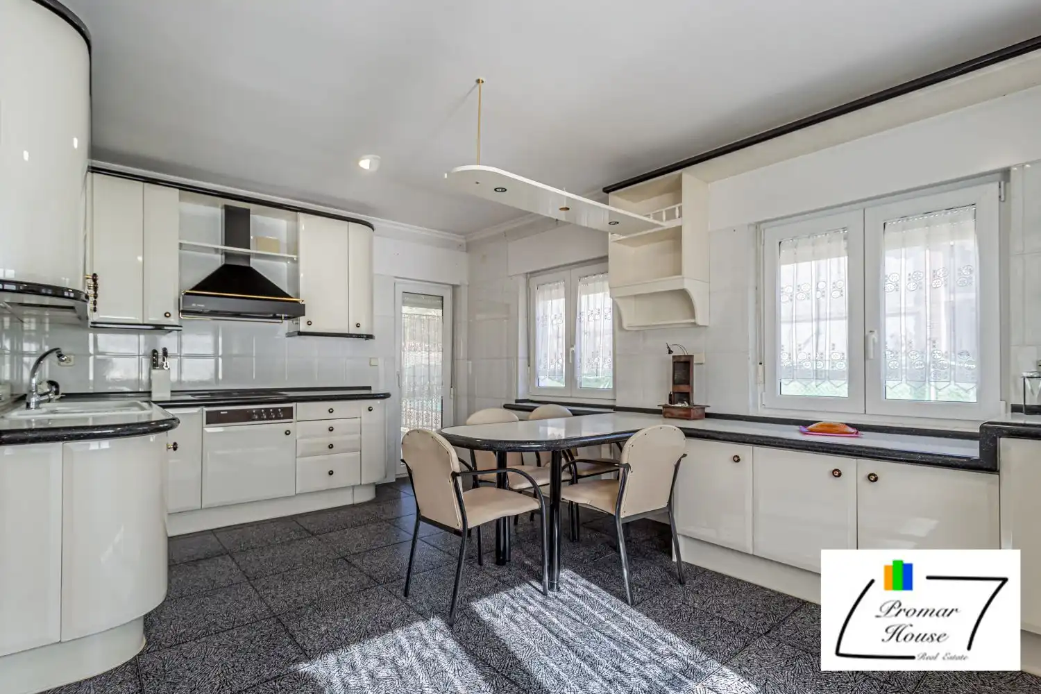 Cocina de Casa o chalet en venta en Ávila con Calefacción, Jardín privado y Terraza