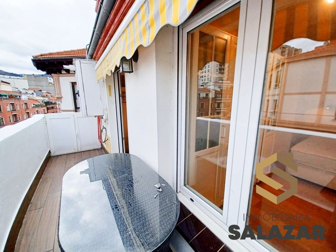 Terrassa de Àtic de lloguer en Bilbao  amb Calefacció i Terrassa