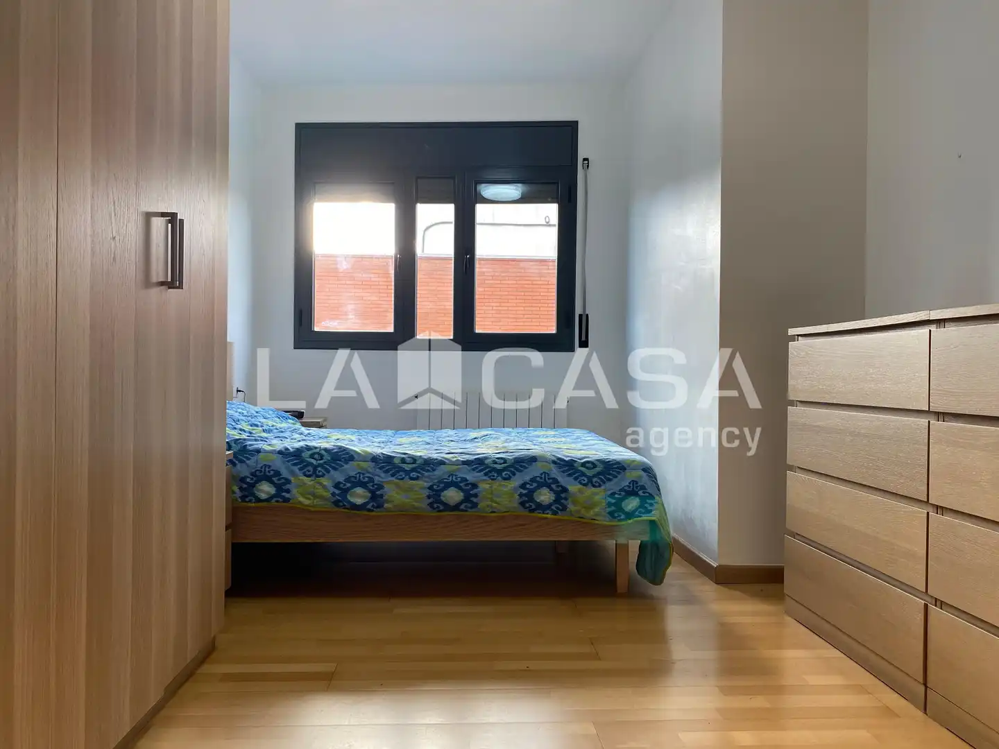 Habitación de Ático en venta en Santa Coloma de Gramenet con Calefacción, Terraza y Trastero