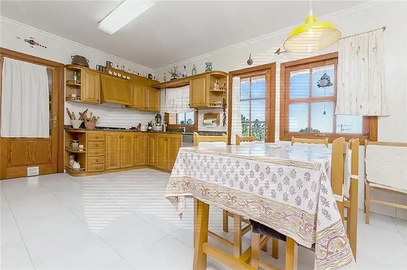 Cuina de Casa o xalet en venda en Calvià amb Calefacció, Jardí privat i Terrassa