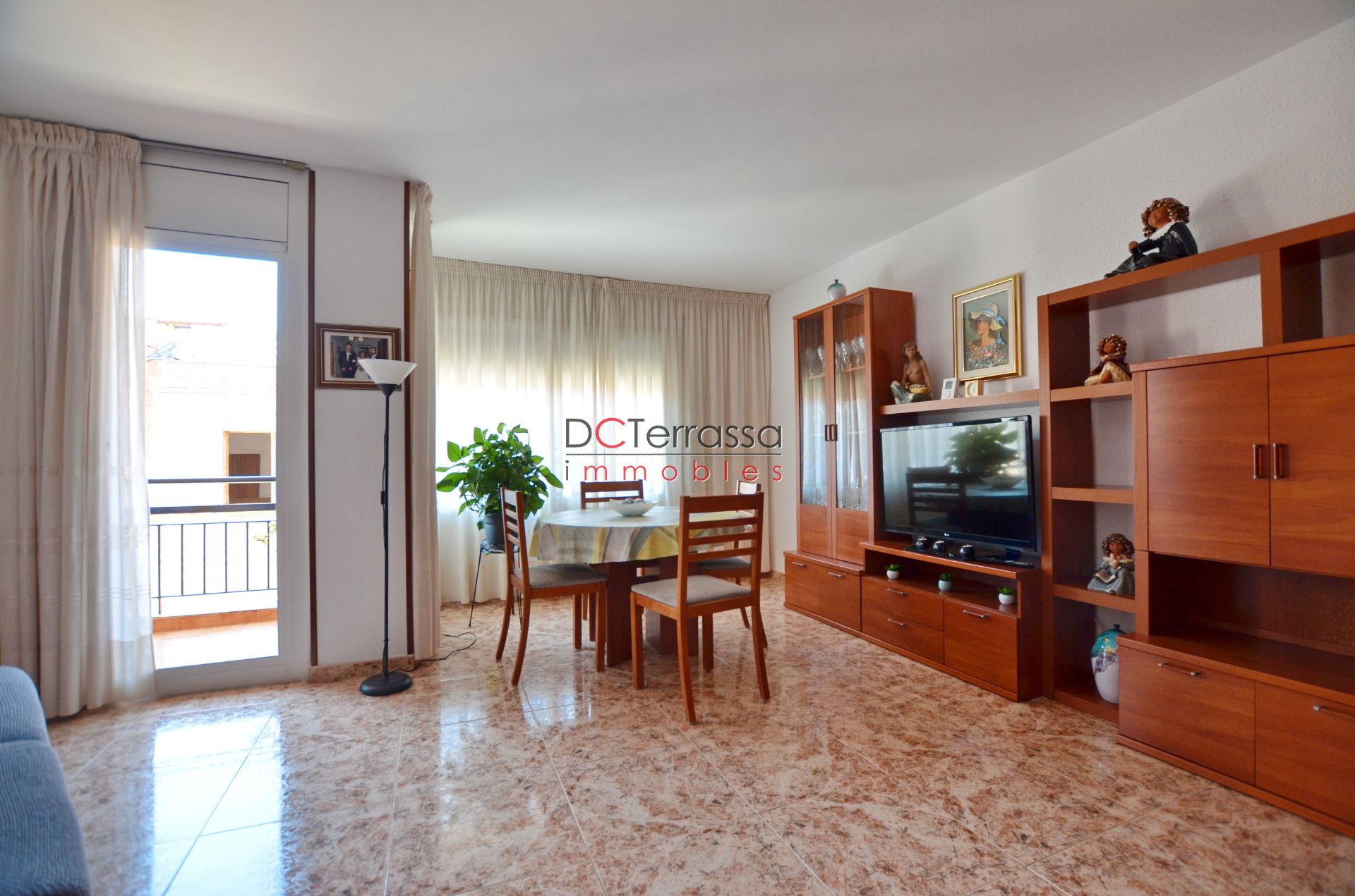 Living room of Flat for sale in Terrassa  with Heating, Oven and Balcony