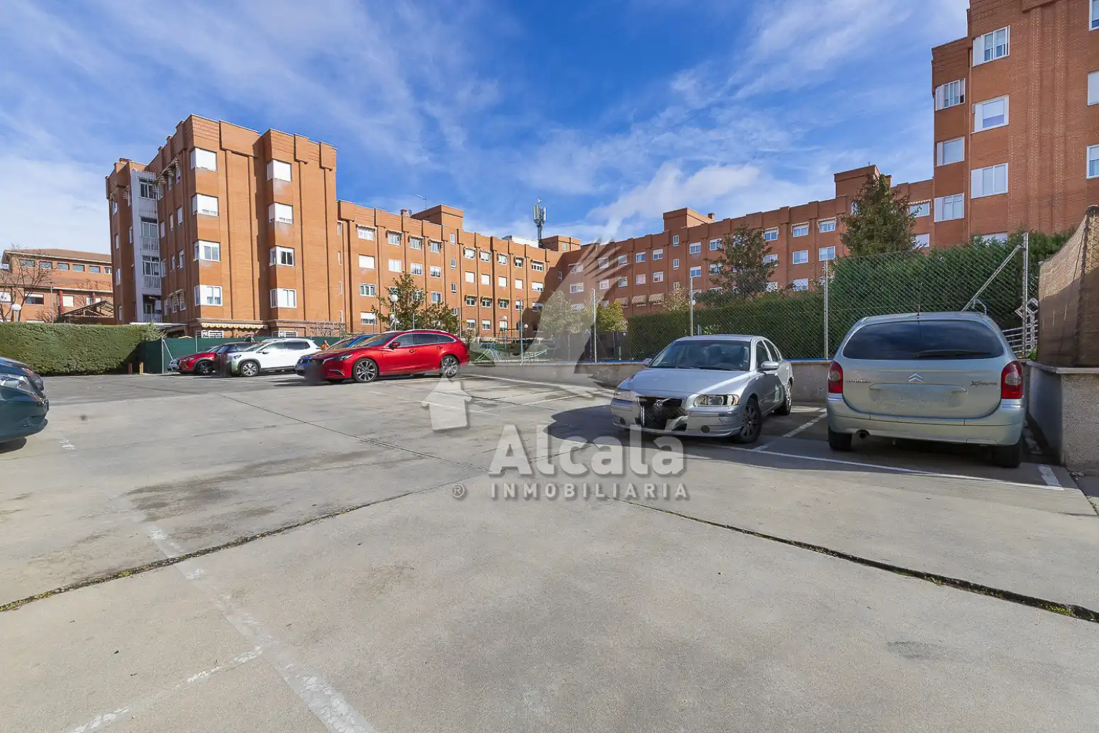 Parking de Piso en venta en Alcalá de Henares con Aire acondicionado, Calefacción y Trastero