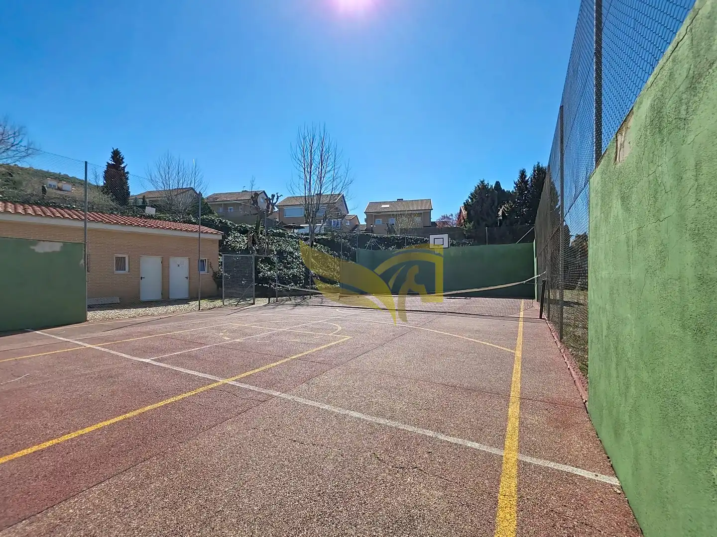 Parking de Casa adosada en venta en Aranjuez con Aire acondicionado, Calefacción y Jardín privado