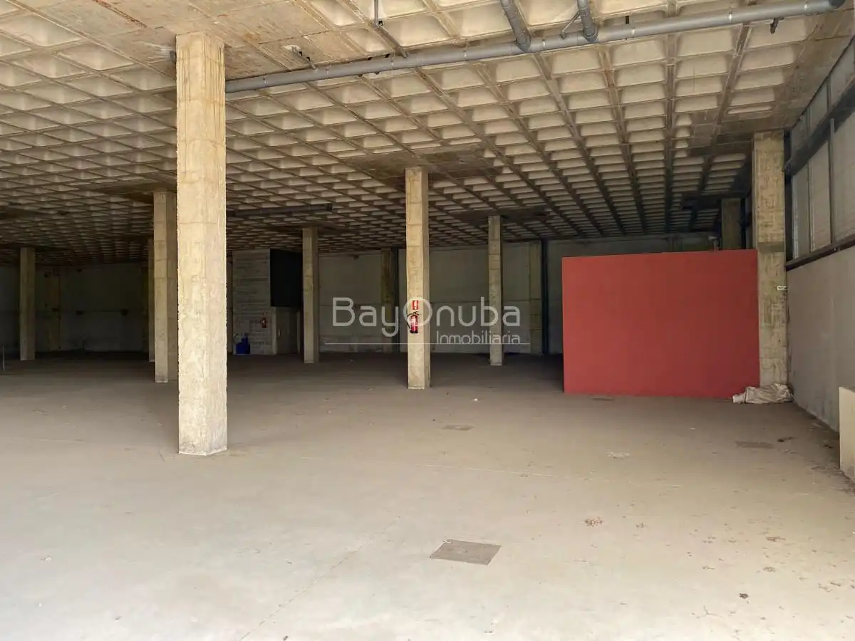 Industrial building with lift for sale in Nuevo Parque - Los Rosales - Tráfico Pesado, imagen 4