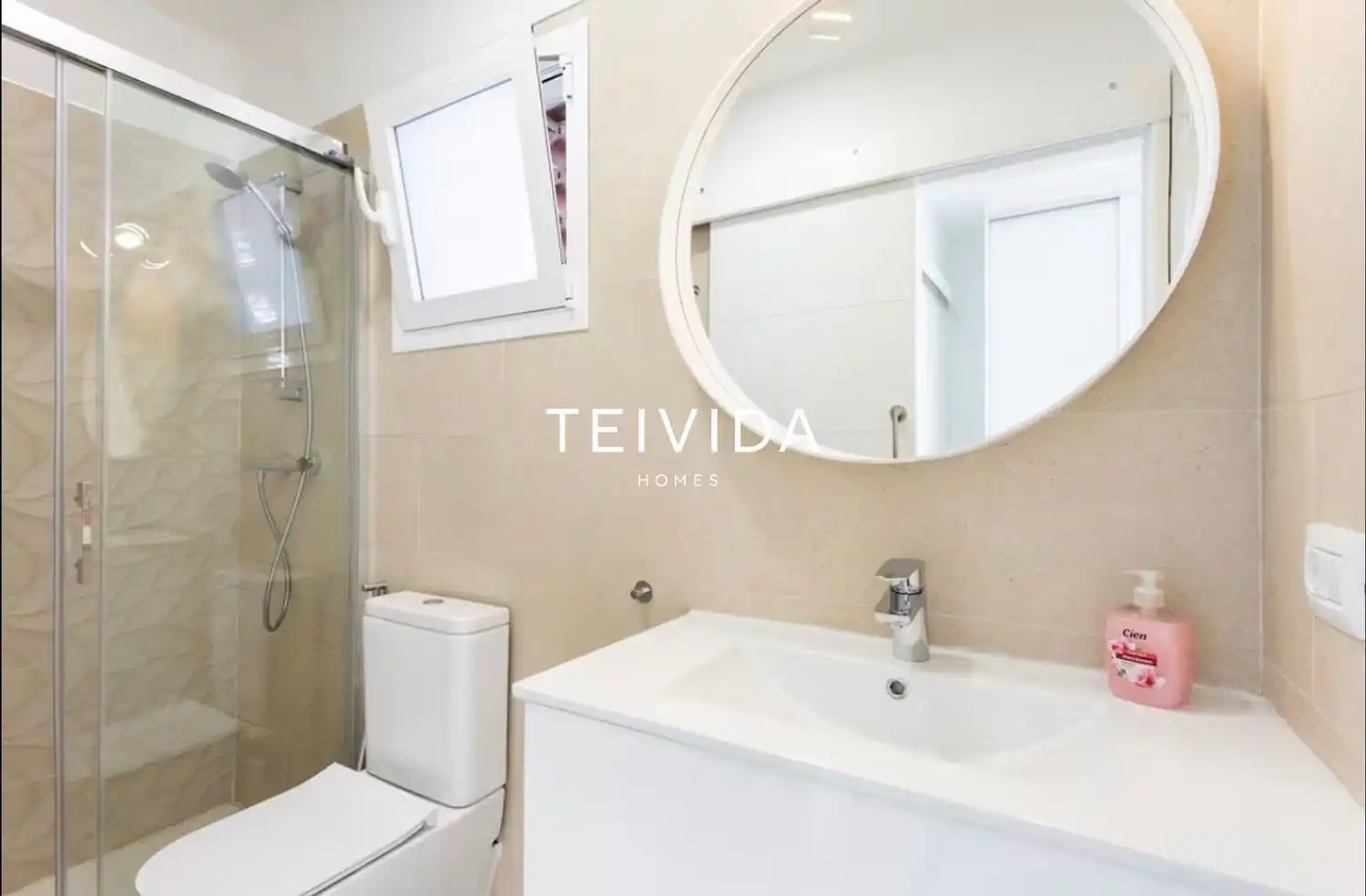 Baño de Piso en venta en El Rosario con Terraza y Amueblado