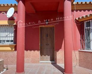 Vista exterior de Casa o xalet en venda en El Puerto de Santa María amb Aire condicionat, Calefacció i Jardí privat