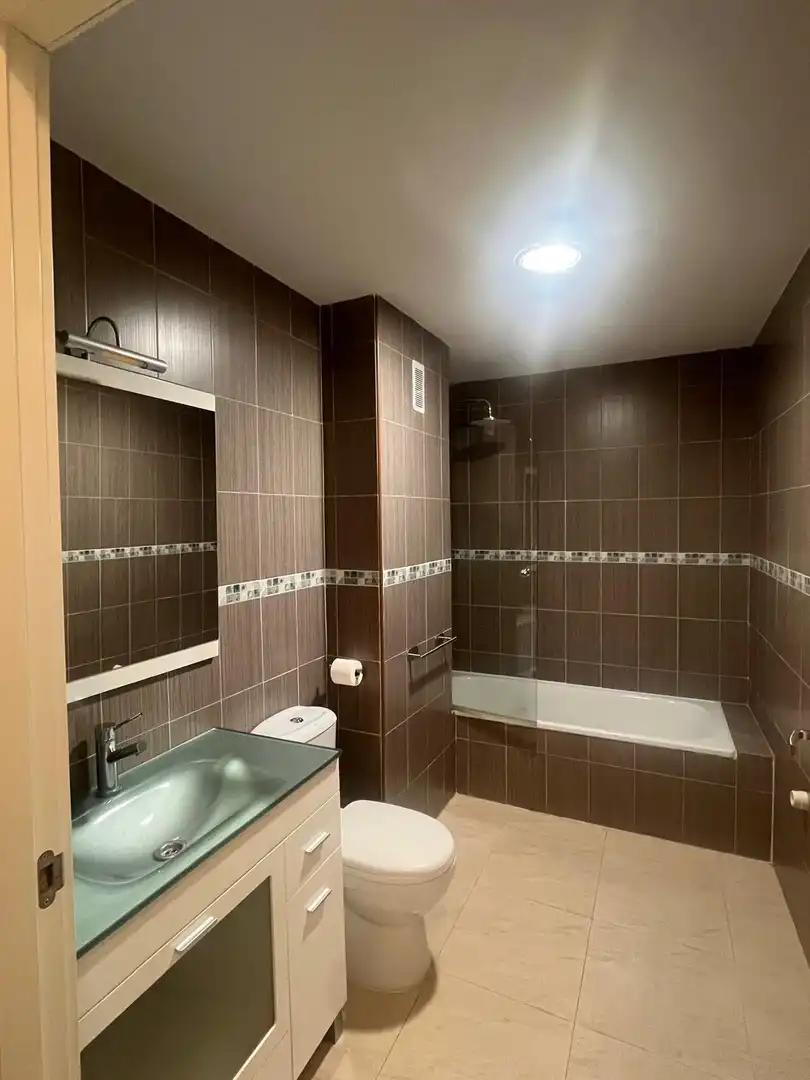 Badezimmer von Wohnung zur Miete in Cáceres mit Klimaanlage, Heizung und Möbliert