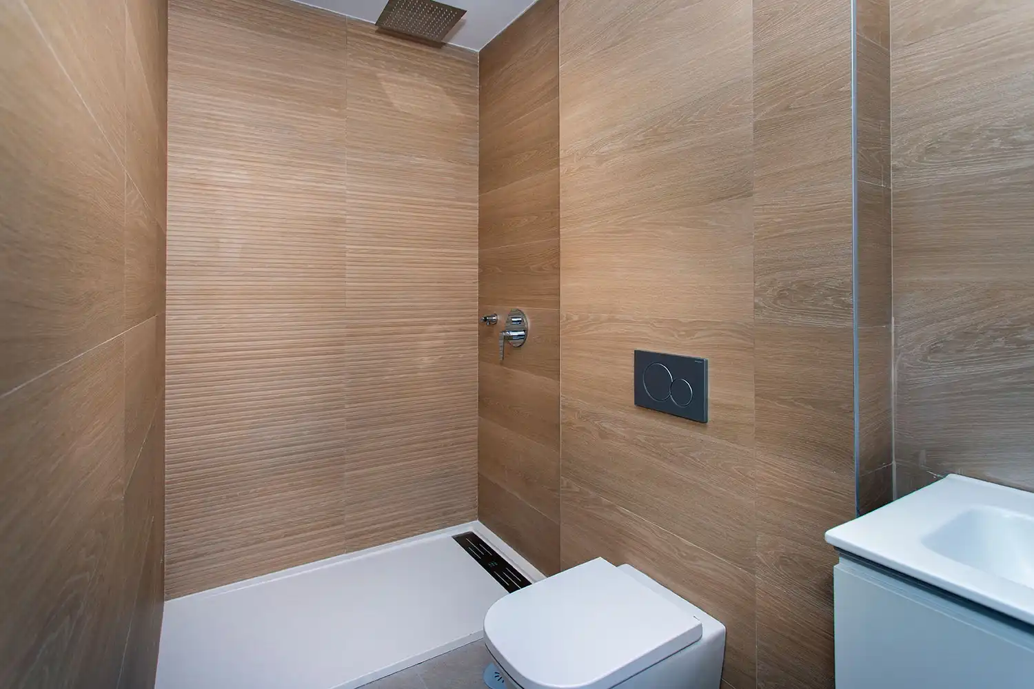 Baño de Piso en venta en Hondón de las Nieves / El Fondó de les Neus con Calefacción, Parquet y Terraza