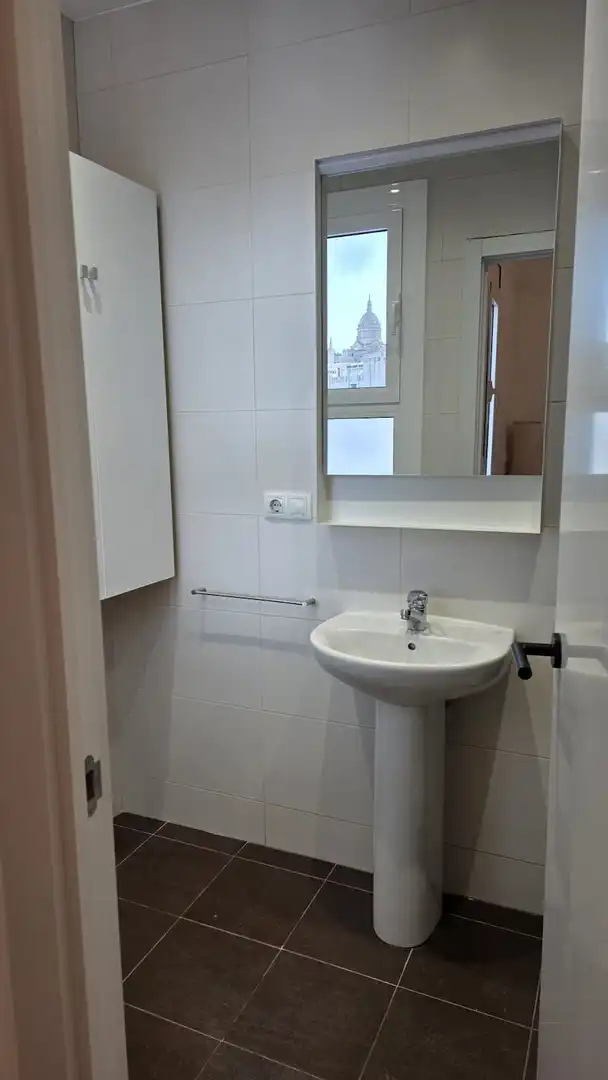 Badezimmer von Wohnung zur Miete in Barcelona mit Klimaanlage, Möbliert und Waschmaschine