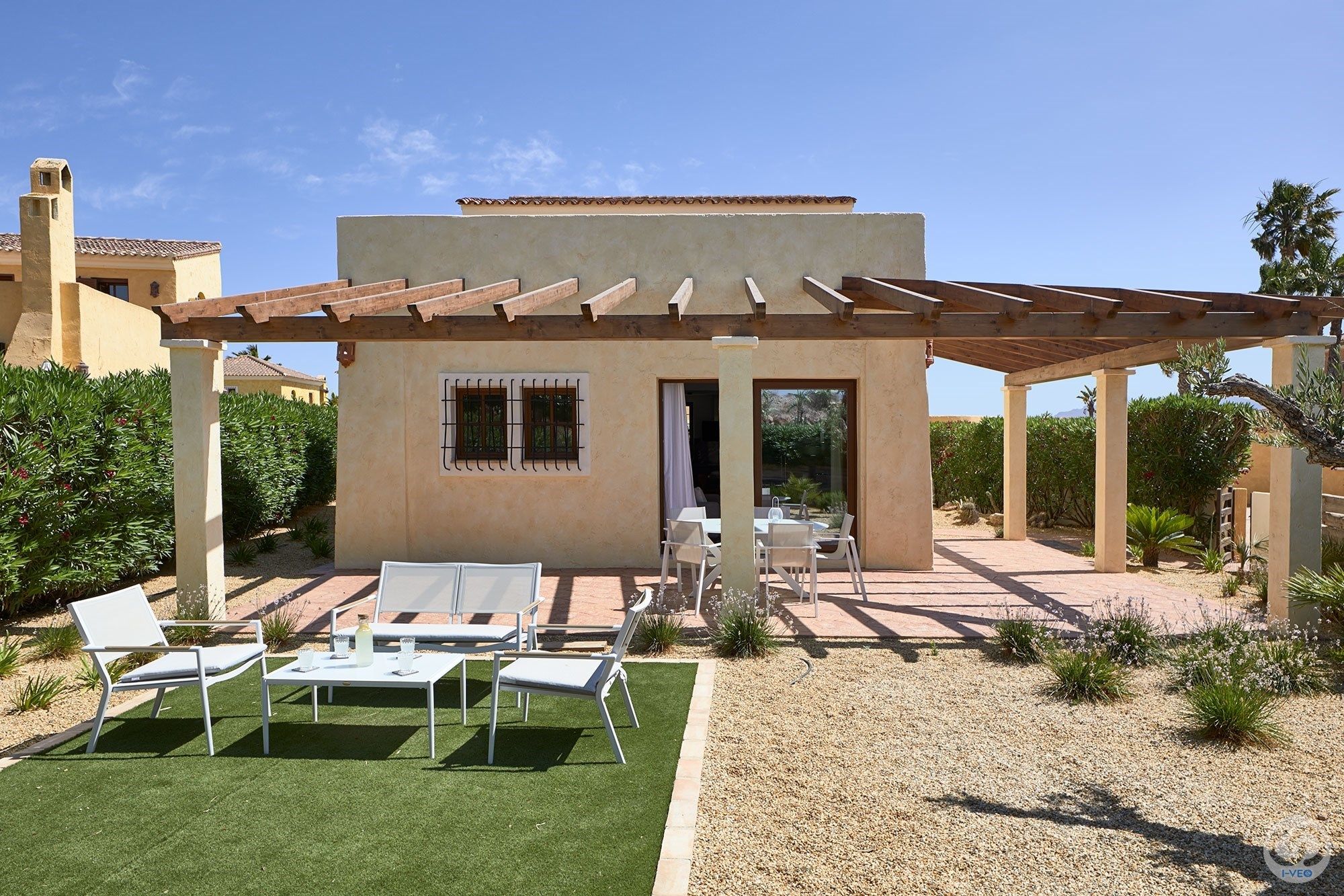 Vista exterior de Casa o xalet en venda en Cuevas del Almanzora amb Aire condicionat, Jardí privat i Terrassa