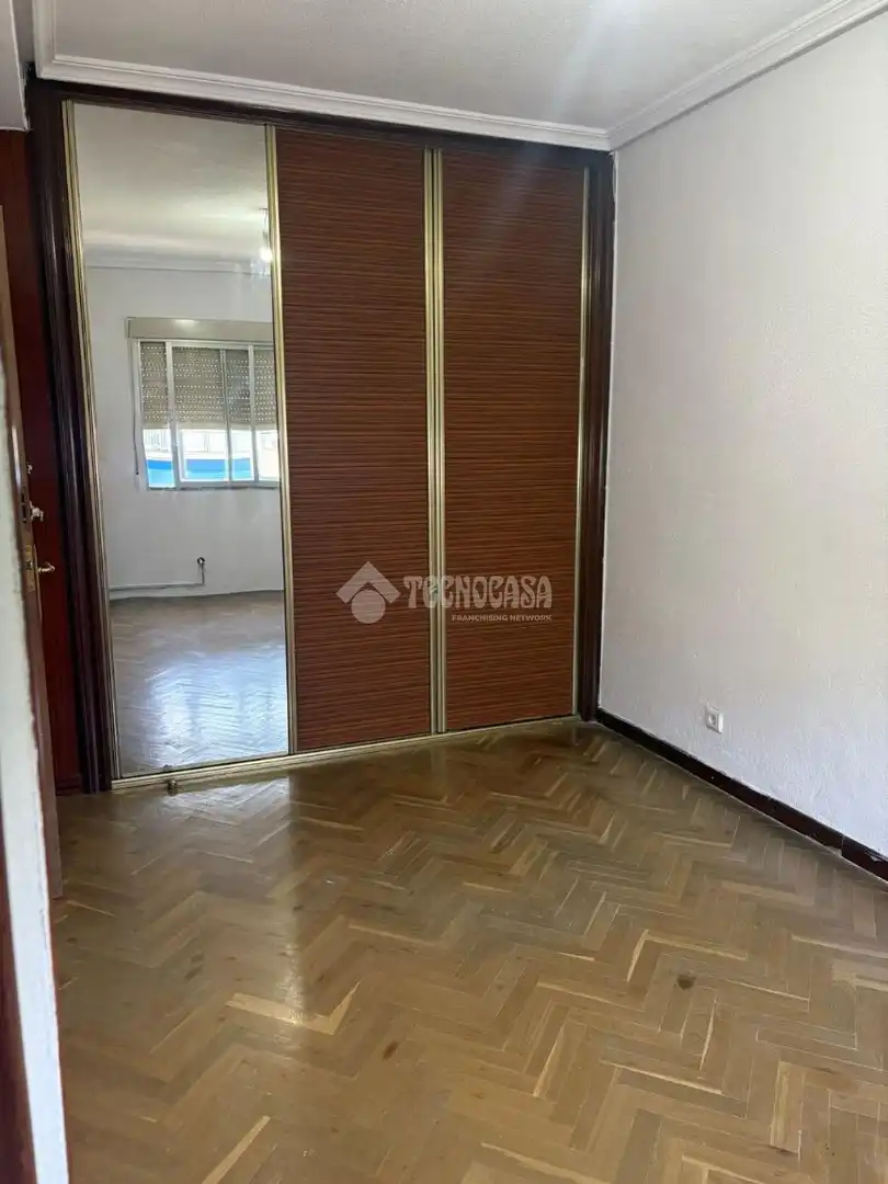 Dormitori de Pis en venda en Móstoles amb Aire condicionat, Calefacció i Terrassa