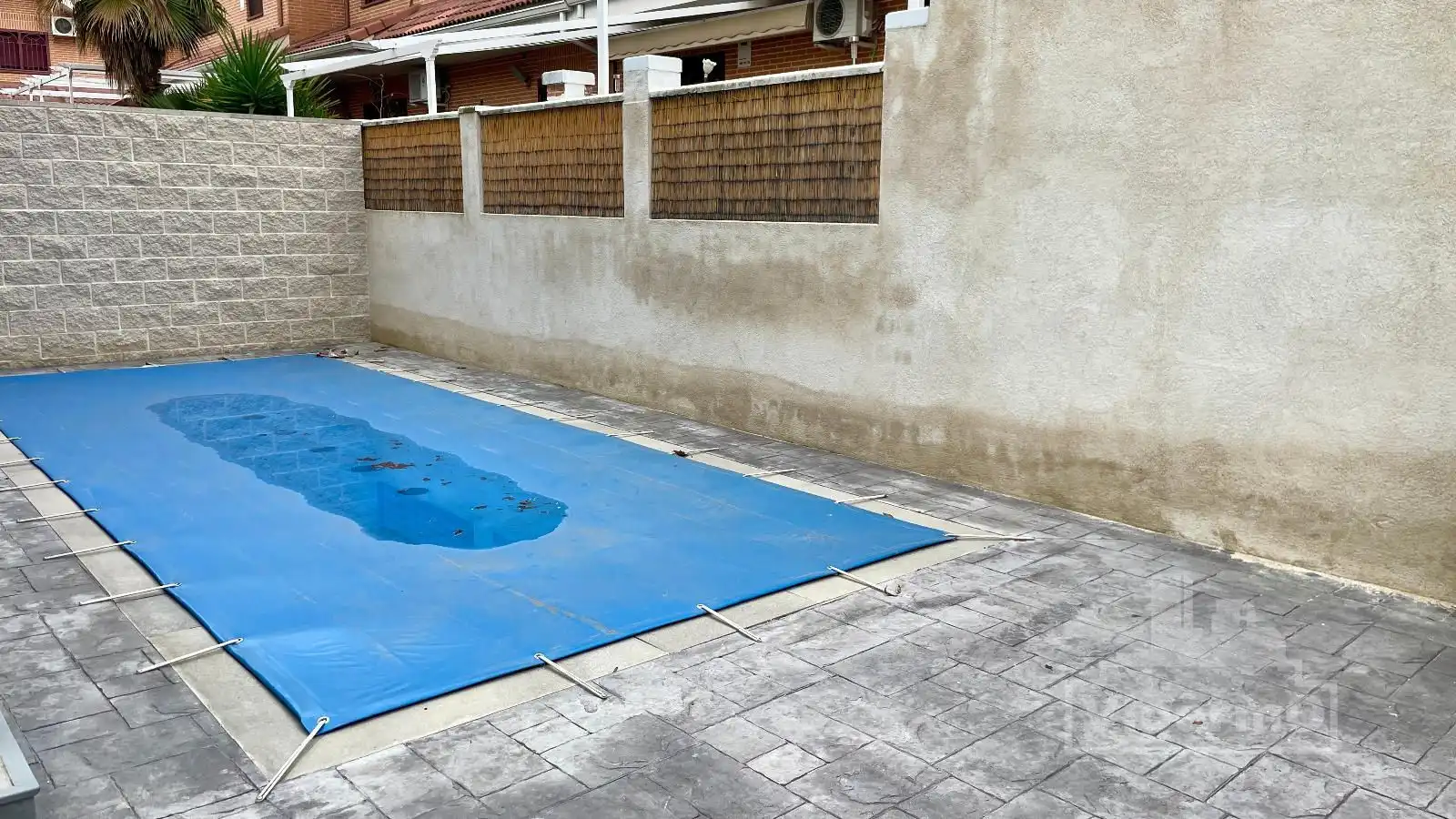 Piscina de Casa adosada en venda en Población de Arroyo amb Calefacció i Piscina