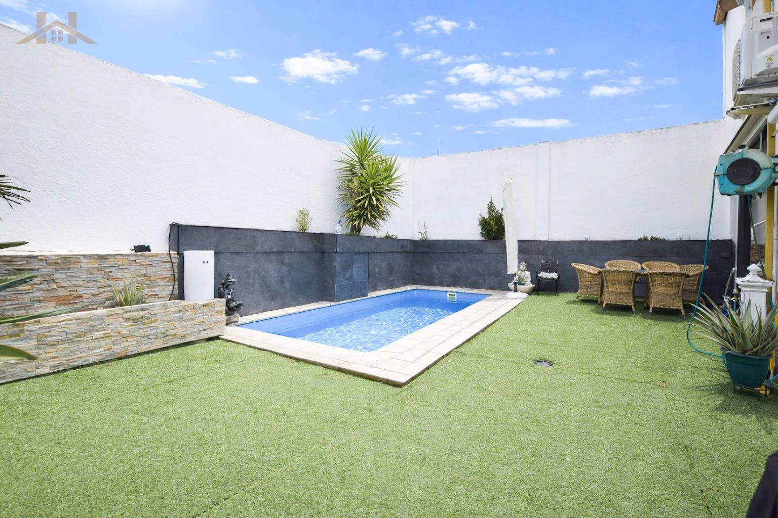 Swimming pool of Single-family semi-detached for sale in Arganda del Rey  with Air Conditioner, Heating and Private garden