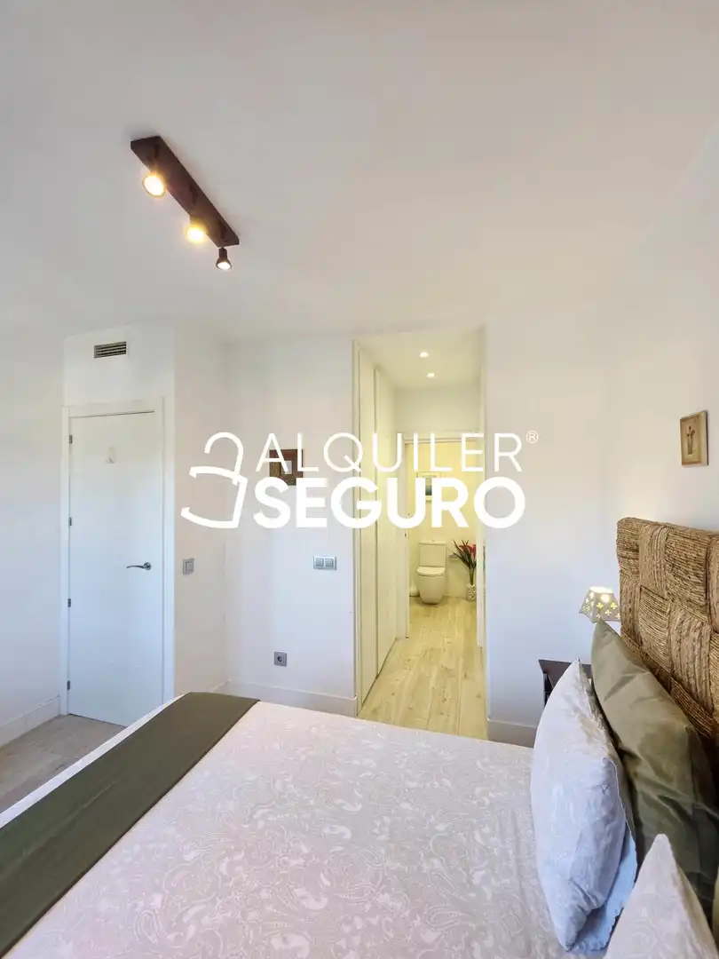 Bedroom of Flat for rent in Boadilla del Monte  with Air Conditioner, Heating and Terrace