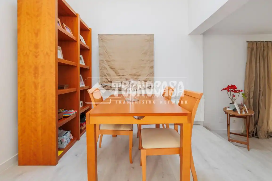 Casa adosada en venta en Tres Cantos con Calefacción, Balcón y Piscina comunitaria