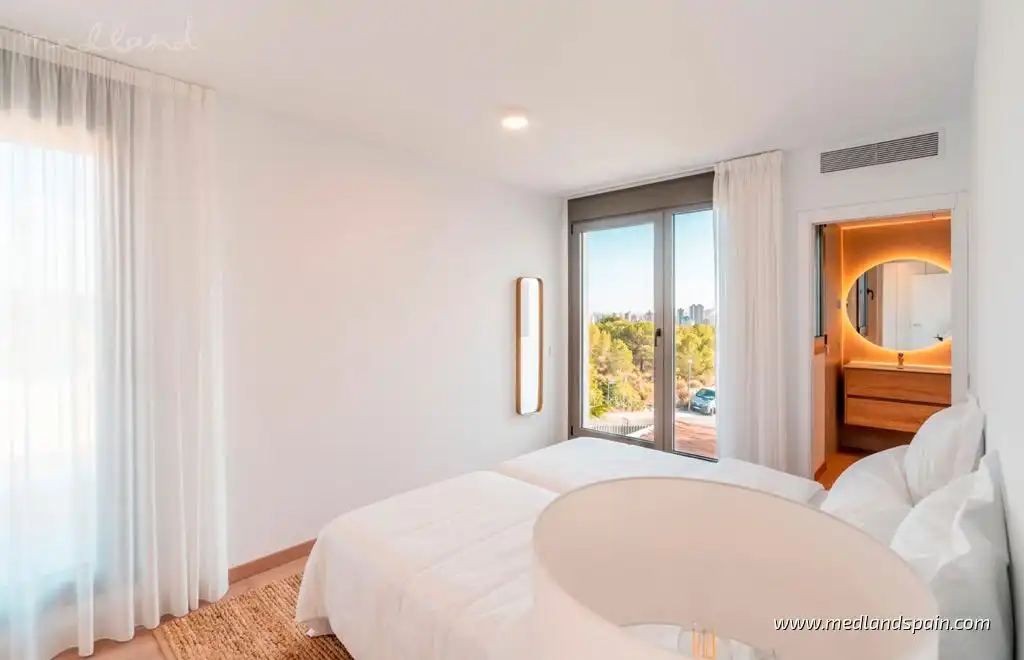 Chalet con piscina en venta en Golf Bahía, imagen 5