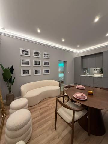 Apartamento en Venta en Calle MESON DE PAREDES en Embajadores - Lavapiés