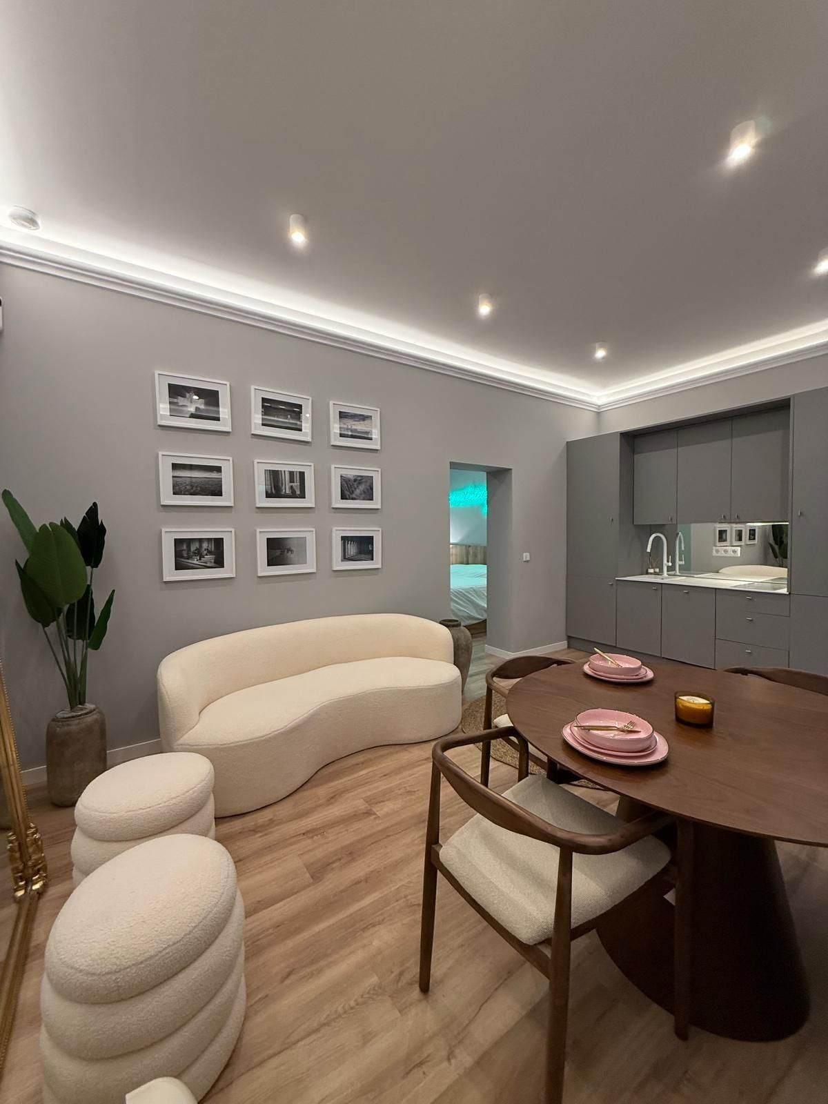 Apartment for sale in Calle MESON DE PAREDES, Embajadores - Lavapiés, Centro,  Madrid Capital