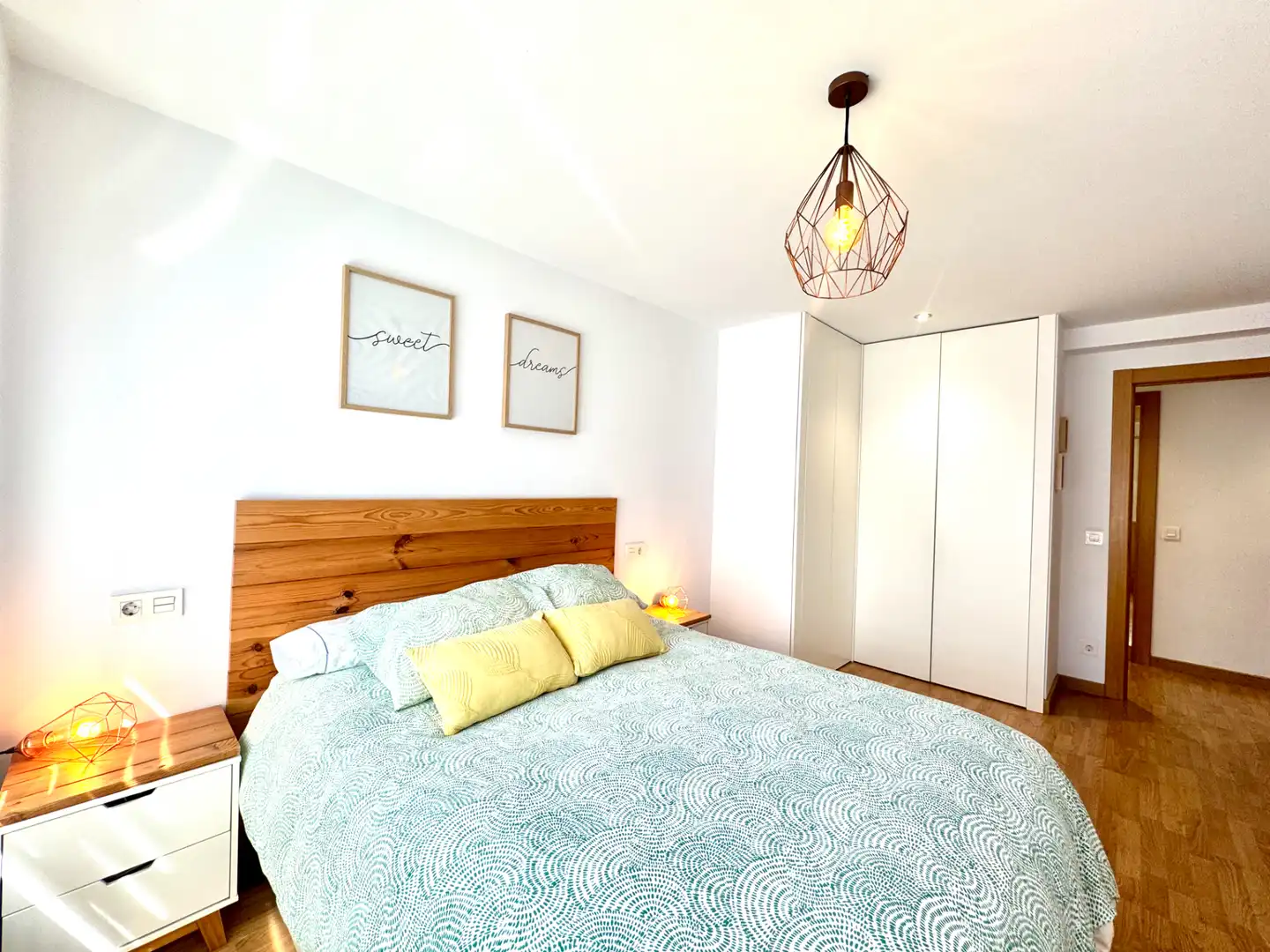 Habitación de Piso en venta en Gijón  con Calefacción, Parquet y Horno