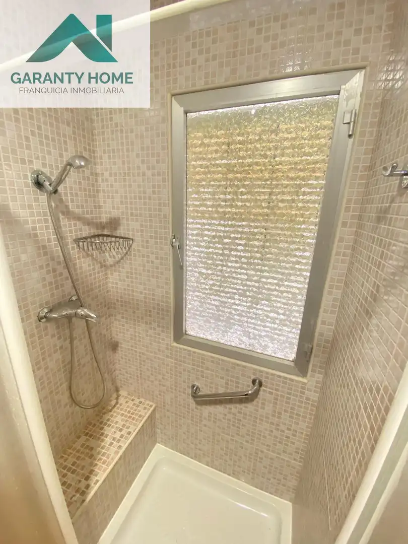 Baño de Piso en venta en Torredonjimeno con Amueblado