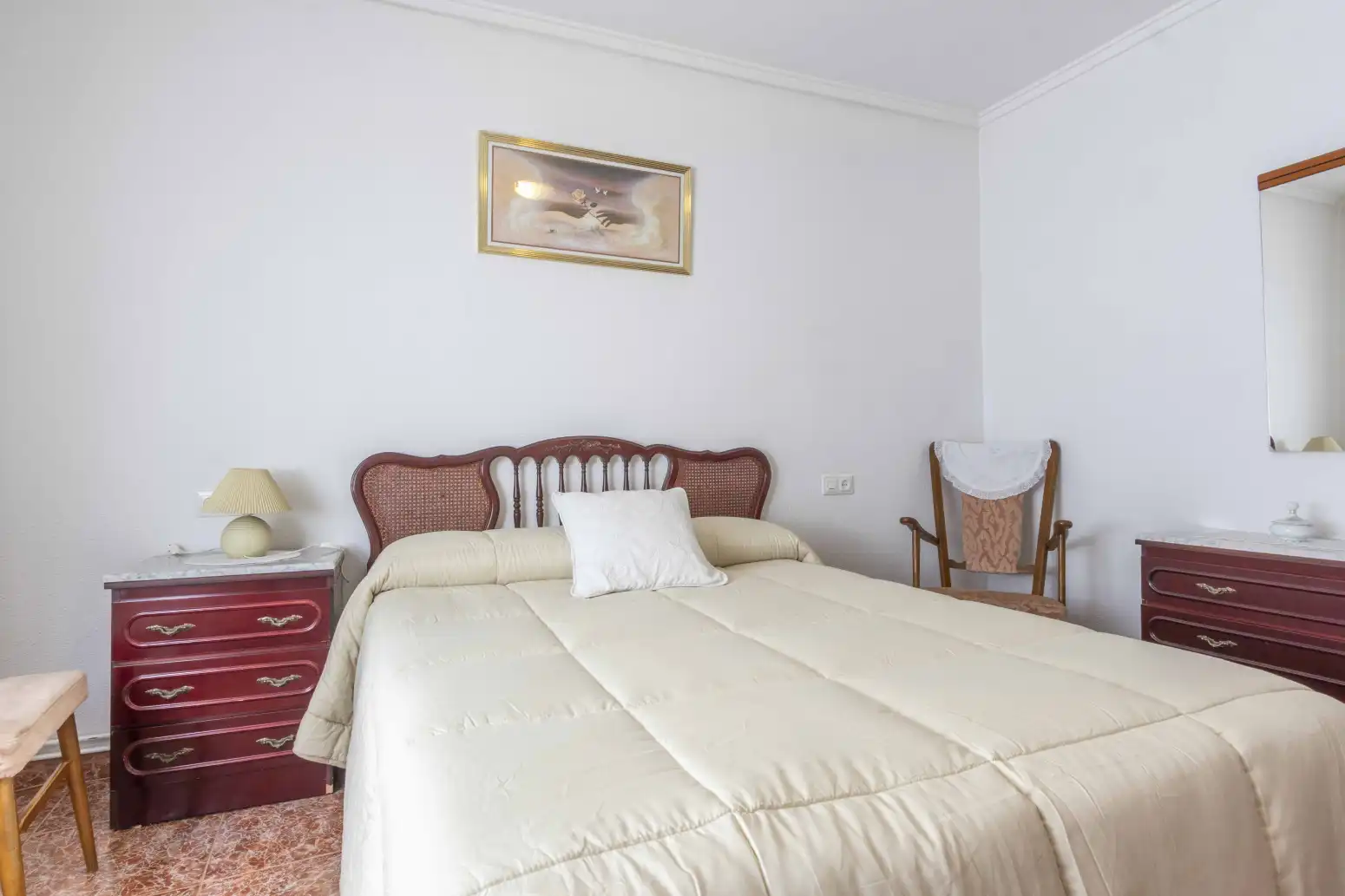 Habitación de Casa adosada en venta en Chelva con Calefacción, Terraza y Trastero
