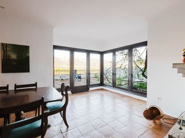 Casa amb balcó en venda a Calle Pontil