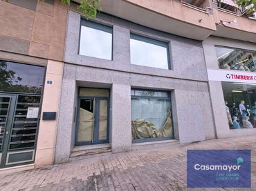 Local comercial en venta en Glorieta Rodolfo LLopis