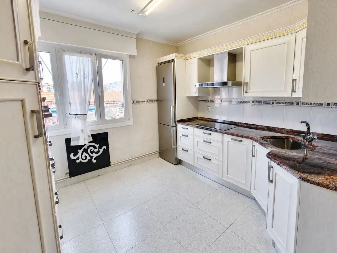 Kitchen of Flat for sale in Portugalete  with Heating and Balcony