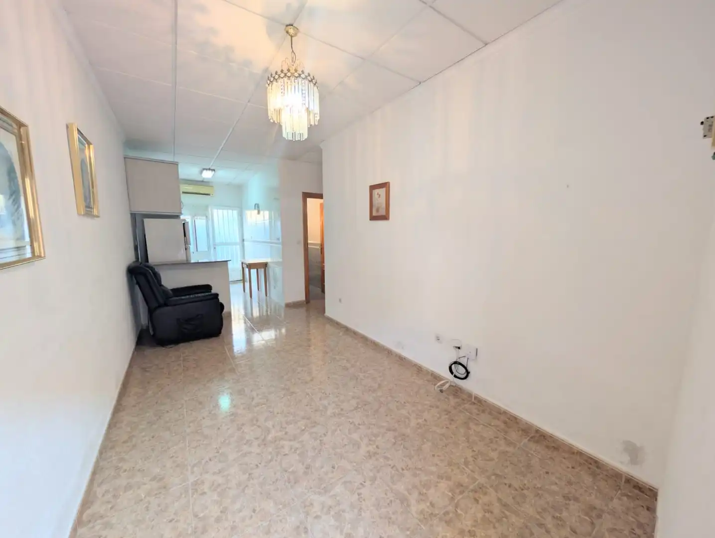 Sala d'estar de Casa adosada en venda en Cartagena amb Aire condicionat i Moblat