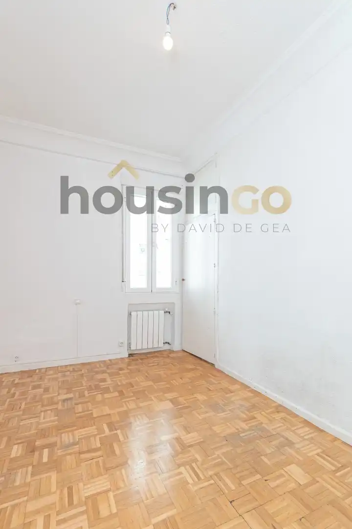 Bedroom of Flat for sale in Madrid  with Heating