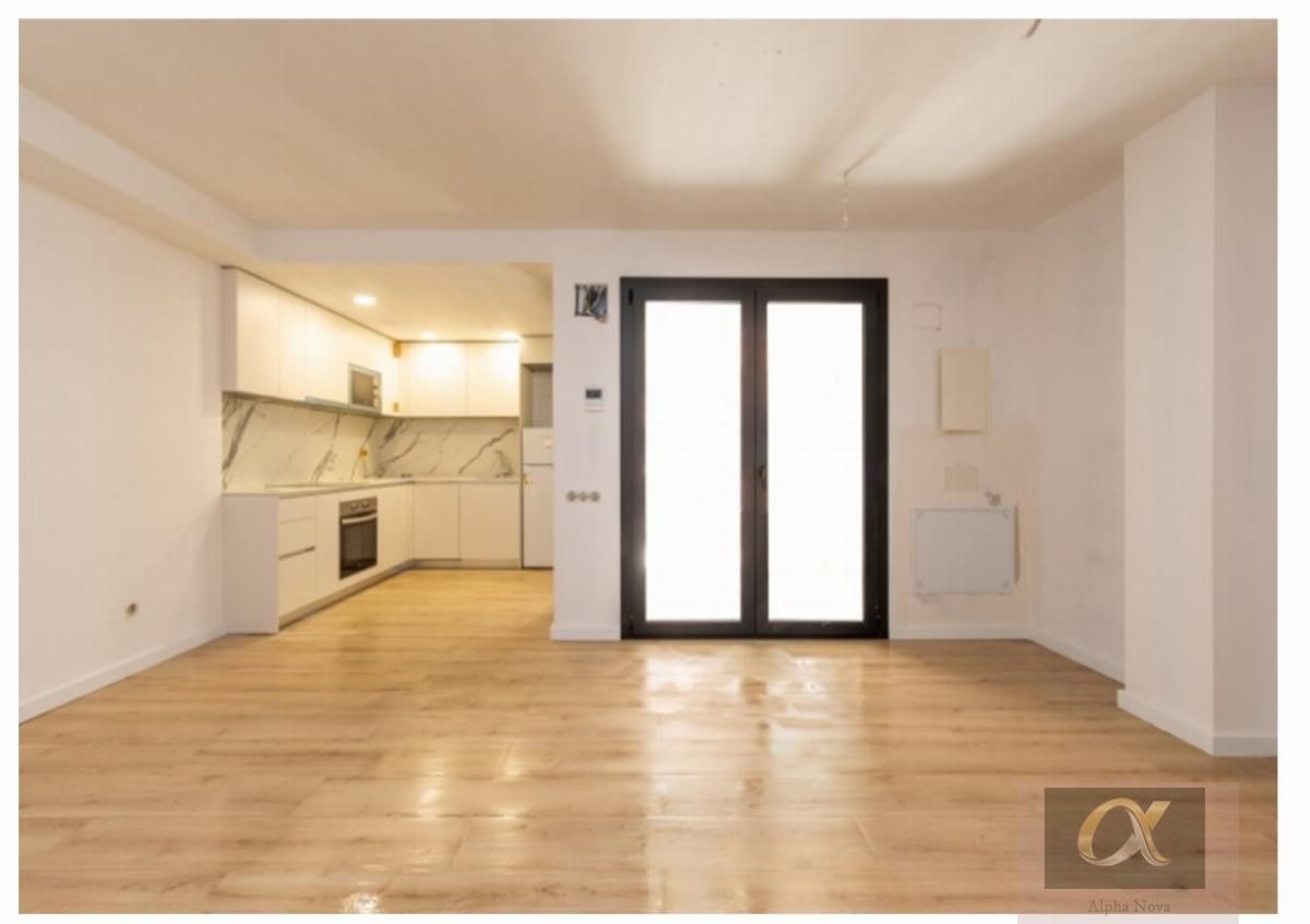 Kitchen of Planta baja for sale in Badalona  with Air Conditioner, Heating and Parquet flooring