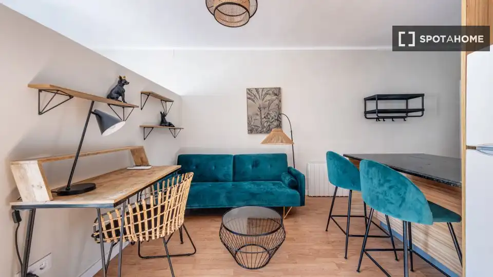 Living room of Flat for rent in Barcelona  with Air Conditioner, Heating and Furnished