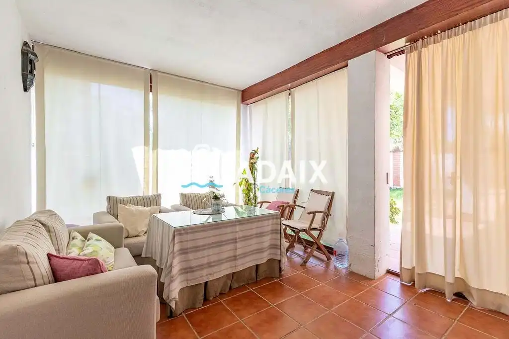 Jardí de Casa o xalet en venda en Cáceres amb Aire condicionat, Calefacció i Terrassa