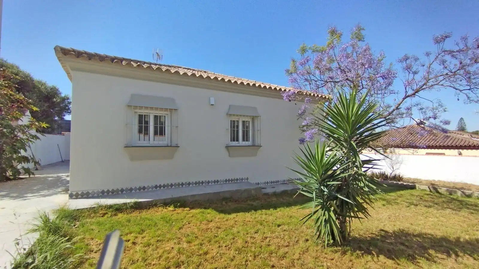 Vista exterior de Casa o xalet en venda en Chiclana de la Frontera