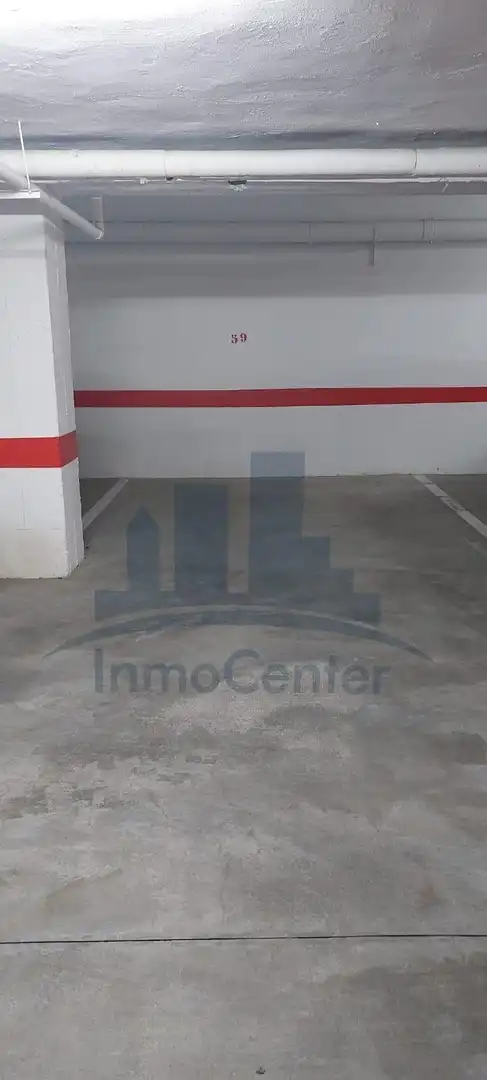 Aparcament de lloguer a Maria Auxiliadora - Barriada de Llera, imagen 2