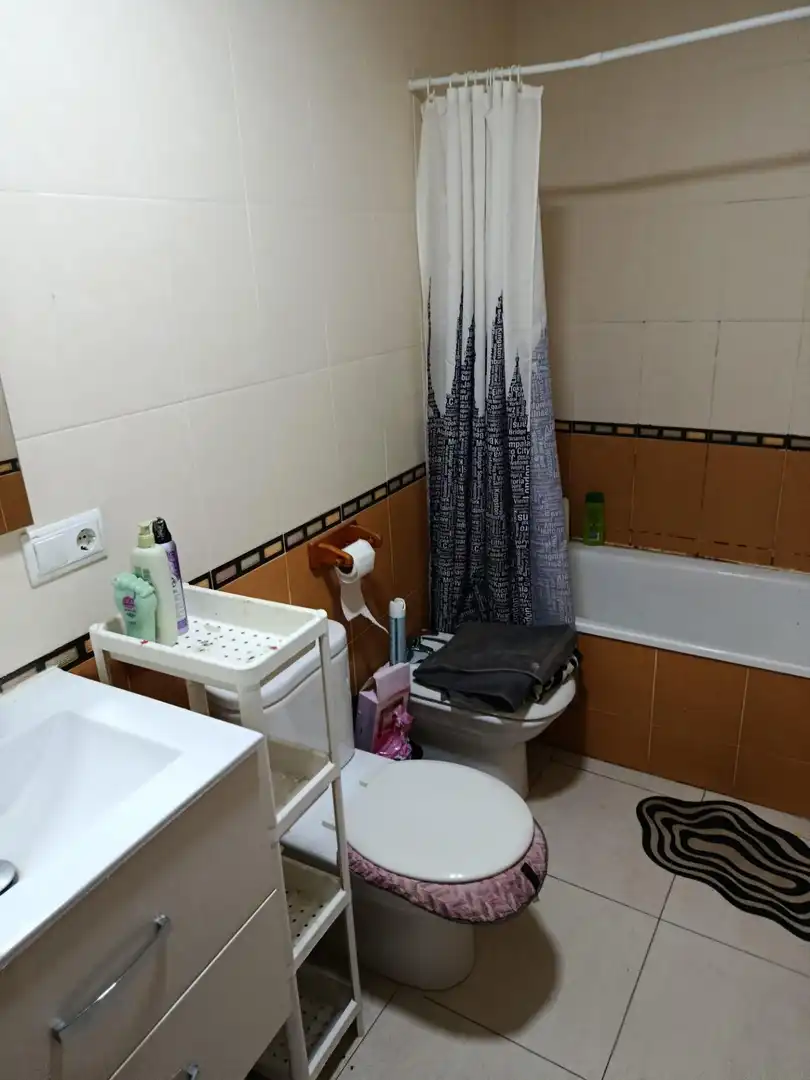 Badezimmer von Wohnung zur Miete in Centro