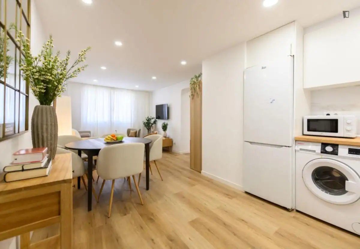 Comedor de Apartamento de alquiler en Madrid con Aire acondicionado, Calefacción y Amueblado