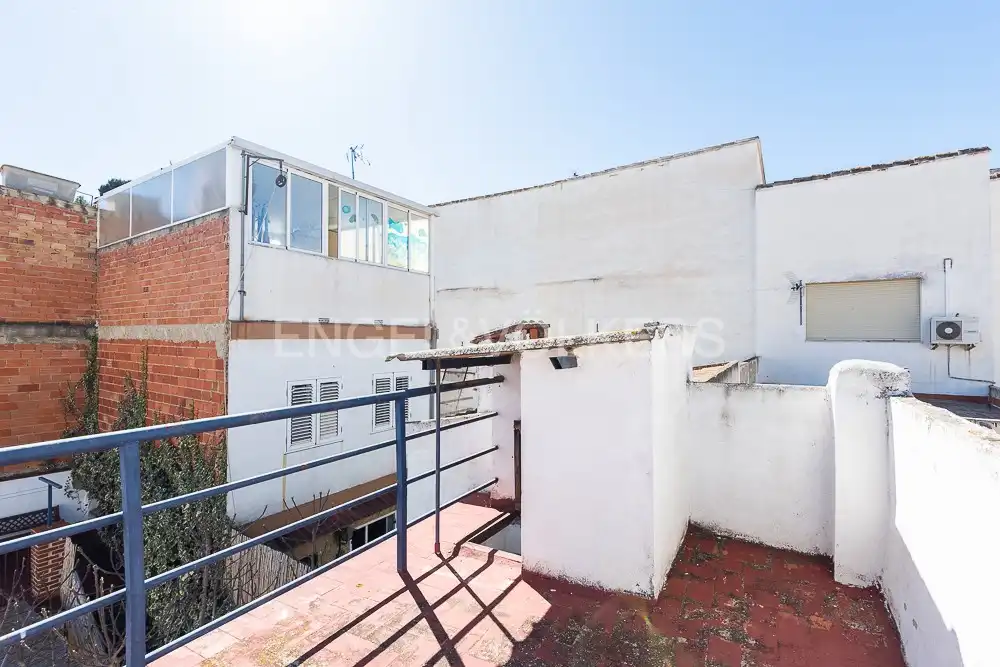 Vista exterior de Casa adosada en venda en Gilet amb Calefacció, Terrassa i Moblat