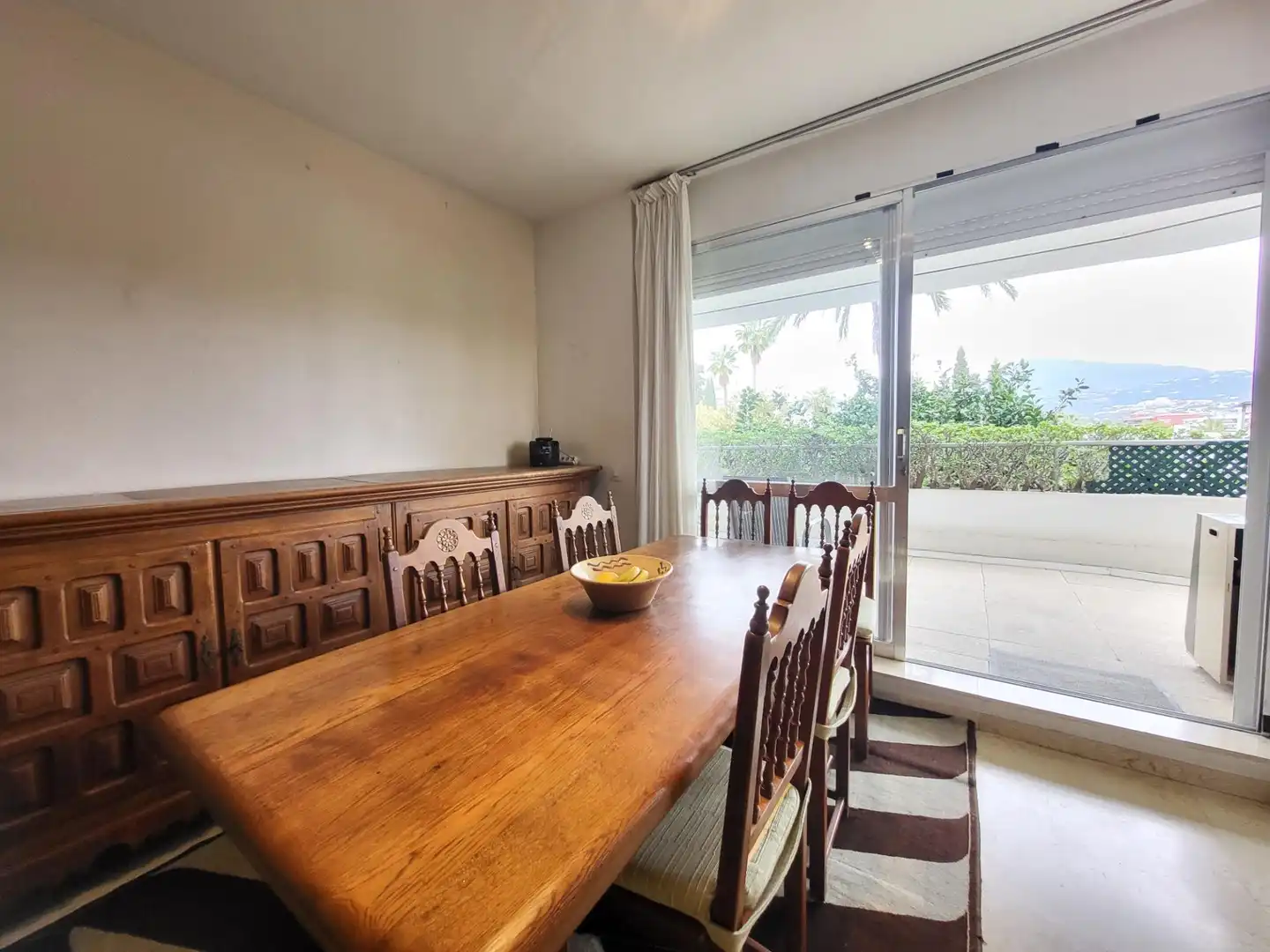 Menjador de Apartament en venda en Marbella amb Jardí privat, Terrassa i Traster
