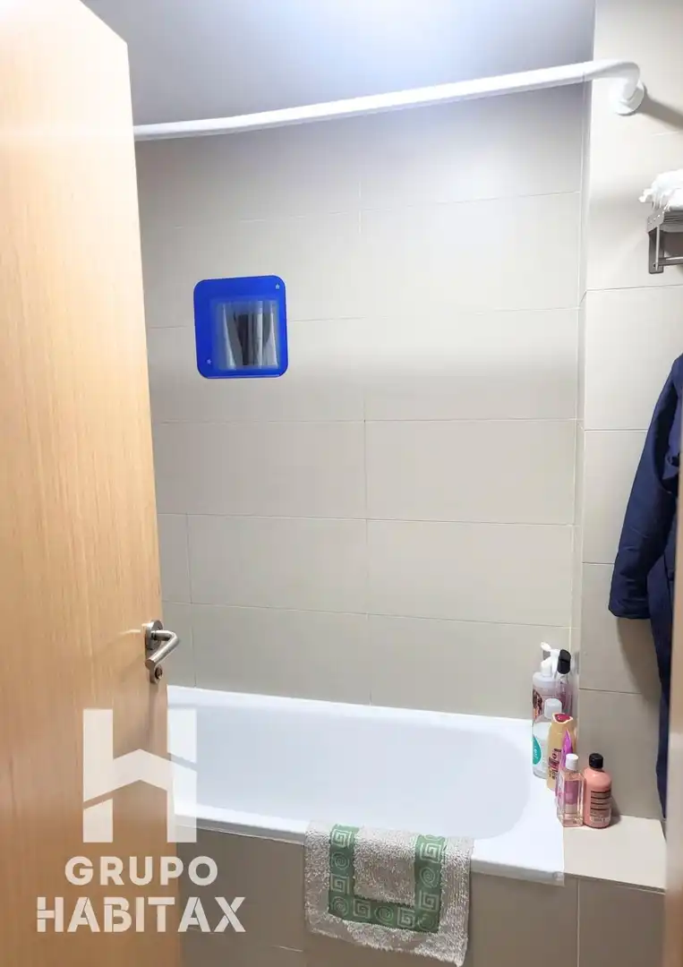 Bathroom of Duplexes for sale in Santa Coloma de Gramenet
