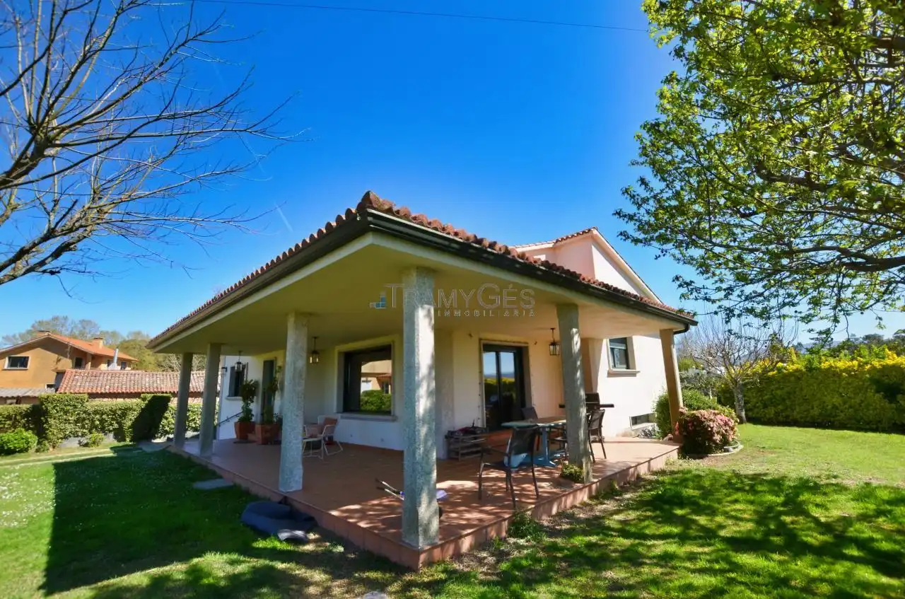 Vista exterior de Casa o chalet en venta en Tomiño con Calefacción, Jardín privado y Terraza