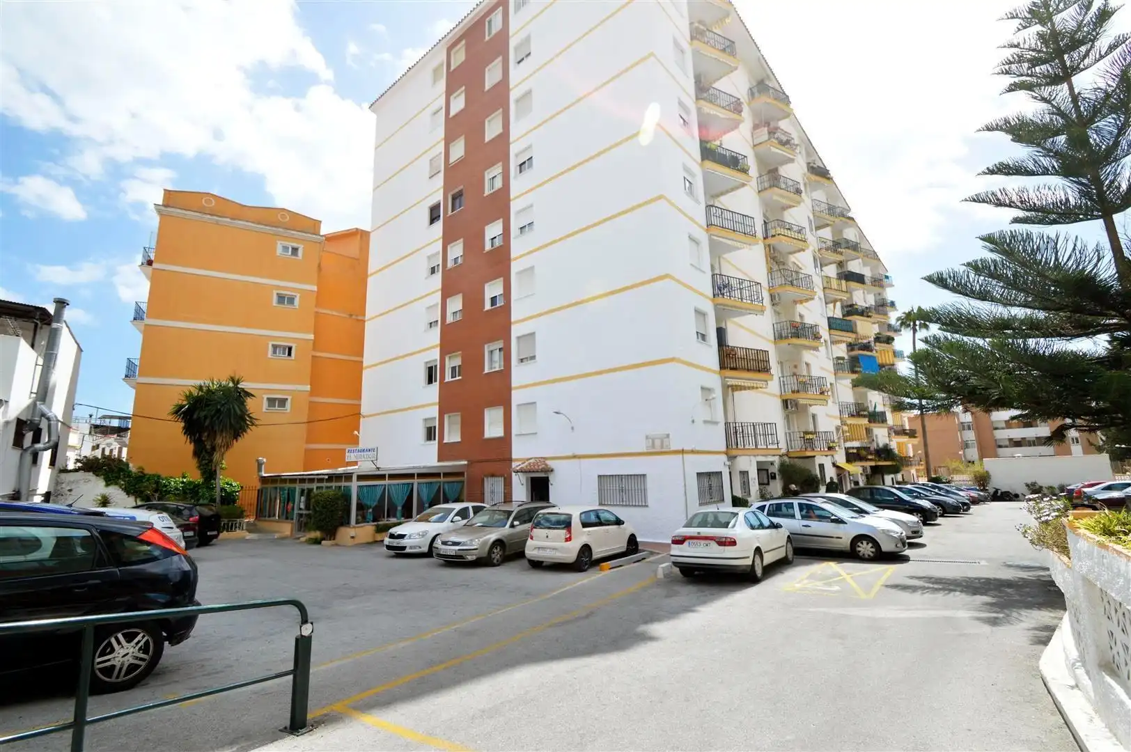 Vista exterior de Piso en venta en Benalmádena con Aire acondicionado, Terraza y Piscina comunitaria