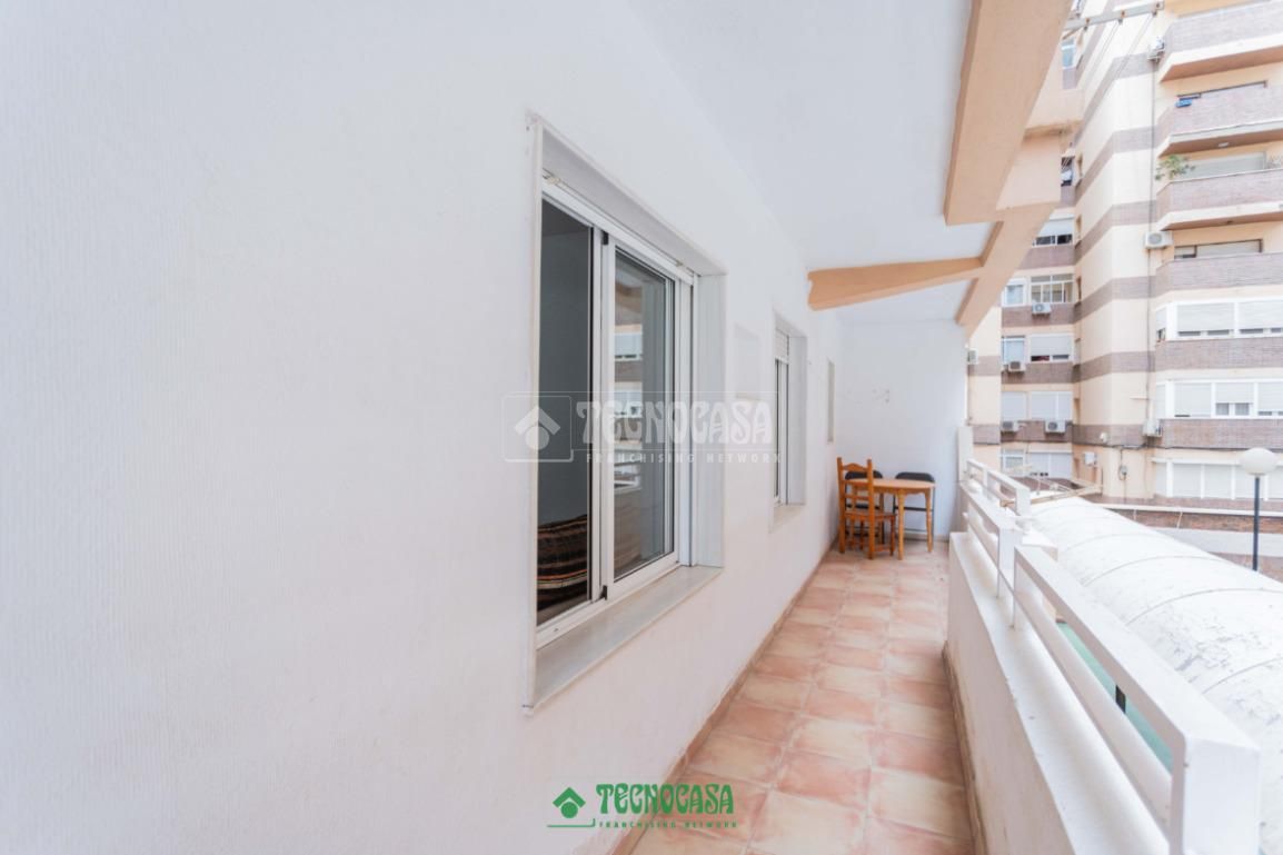 Vista exterior de Piso en venta en  Almería Capital con Terraza
