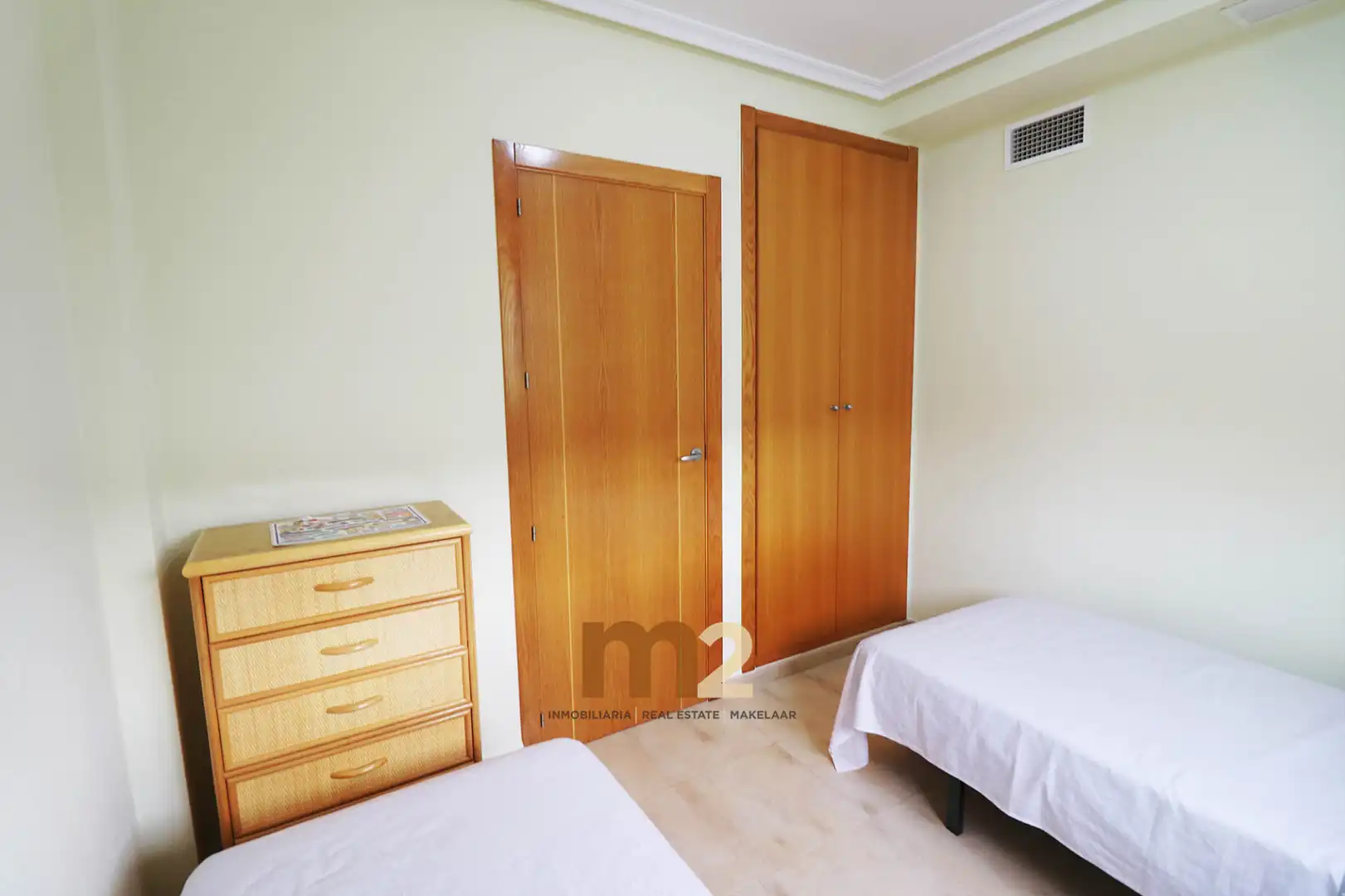 Dormitori de Casa o xalet en venda en Guardamar del Segura amb Aire condicionat, Terrassa i Moblat