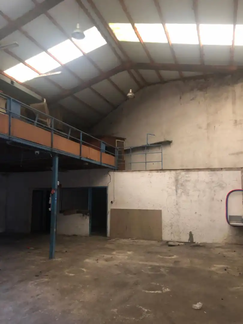 Nau industrial en venda en Santander