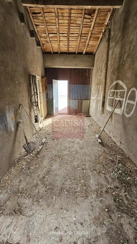 Casa o chalet en venta en Calvarrasa de Abajo con Jardín privado, Trastero y Amueblado