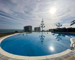 Piscina de Casa adosada en venda en Benalmádena