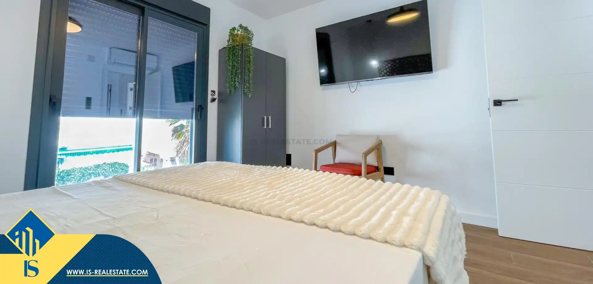 Habitación de Casa o chalet en venta en Torrevieja con Terraza, Trastero y Piscina
